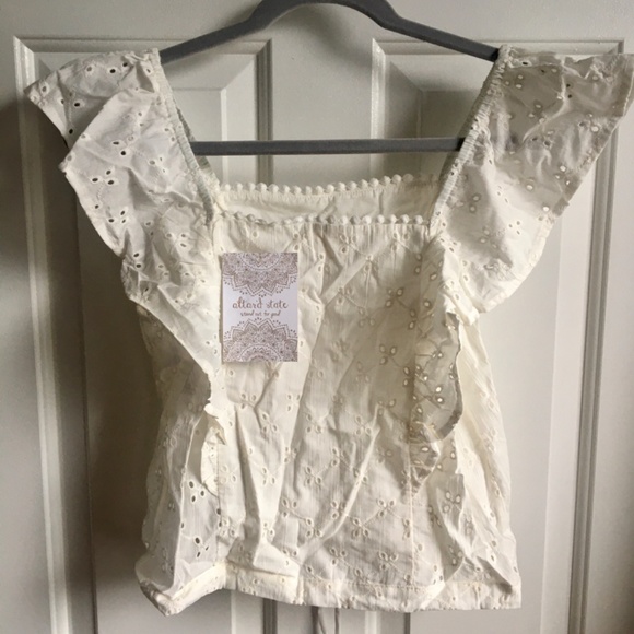 White Off the Shoulder Top - Picture 2 of 3